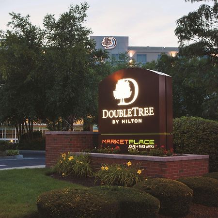 Doubletree By Hilton Hotel Boston Bayside Exterior foto