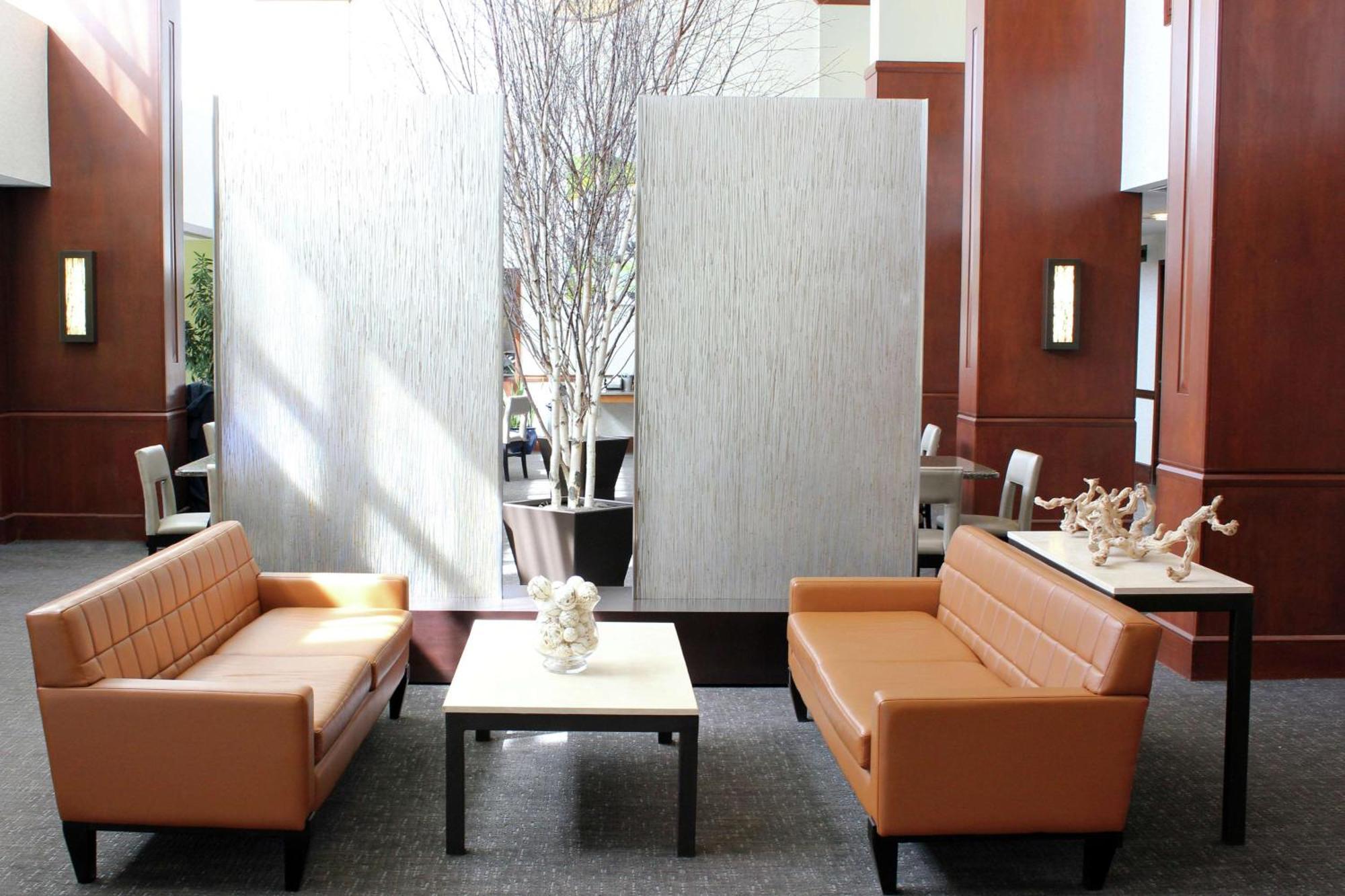 Doubletree By Hilton Hotel Boston Bayside Exterior foto