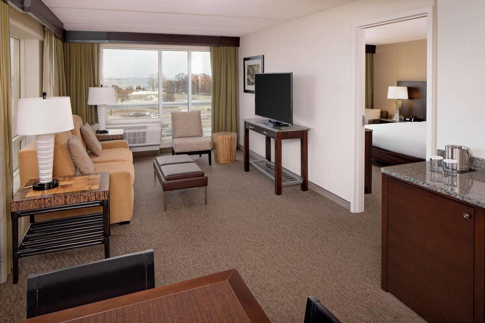 Doubletree By Hilton Hotel Boston Bayside Exterior foto